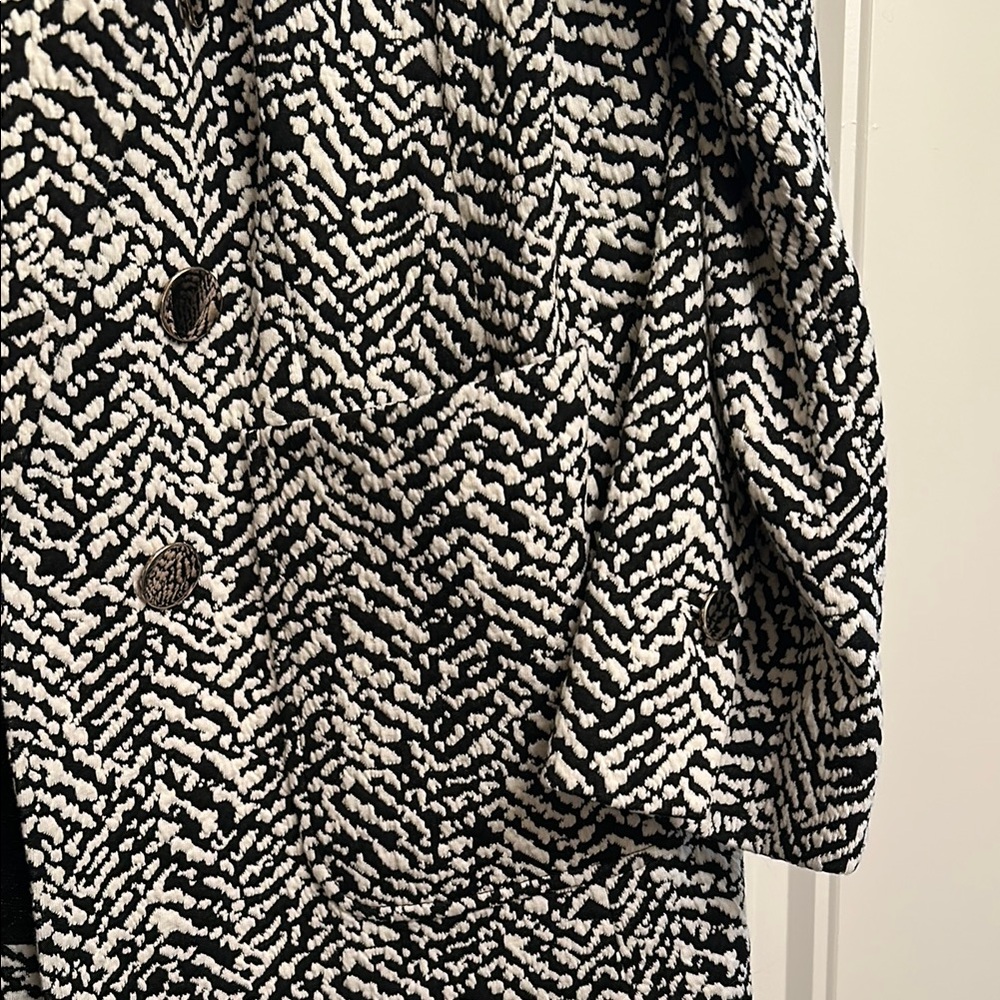 Anne Klein Monochrome Textured Blazer - Picture 4 of 9
